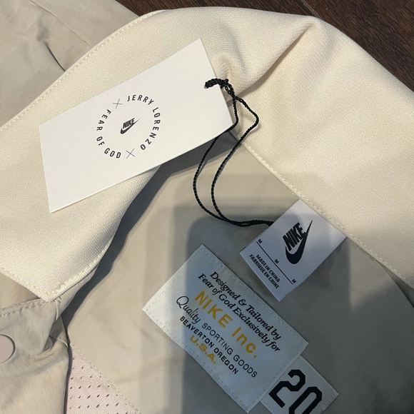Fear of God x NIKE Collab Shooting Jacket Shirt. - Picture 4 of 12